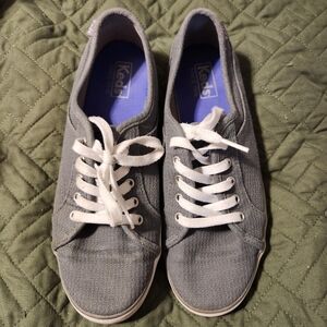 2 pairs of womens Keds
